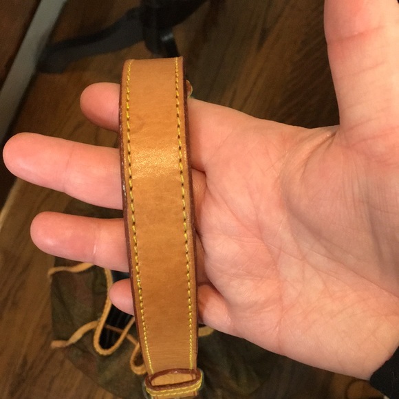 W ETRO Milano Red Paisley Nylon Vachetta Leather Drawstring Bucket Shoulder Bag - Picture 4 of 17